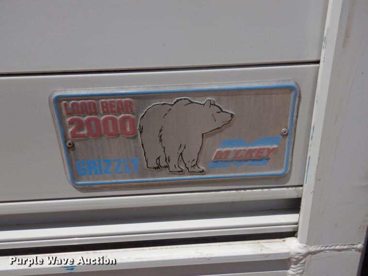 image for item GE9383 2006 Ford F650 Super Duty delivery truck