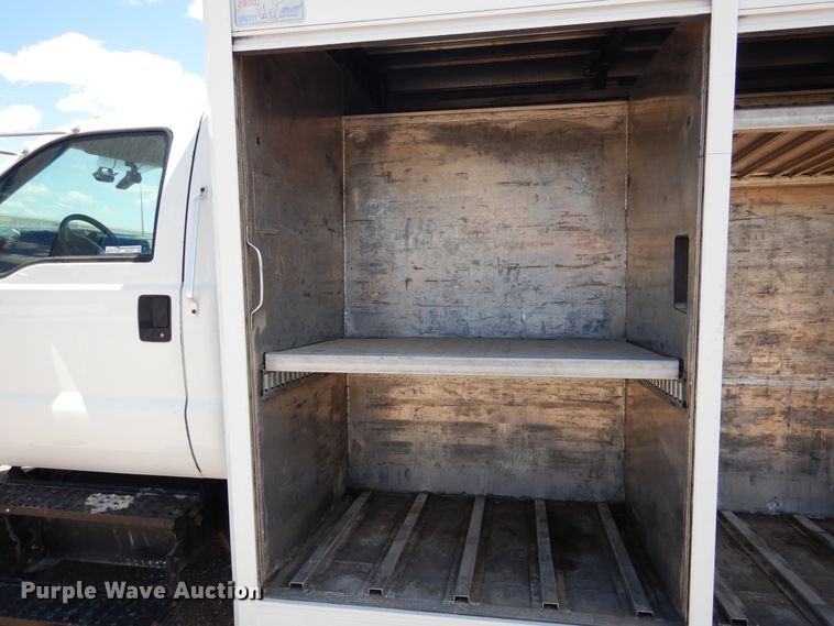 image for item GE9383 2006 Ford F650 Super Duty delivery truck