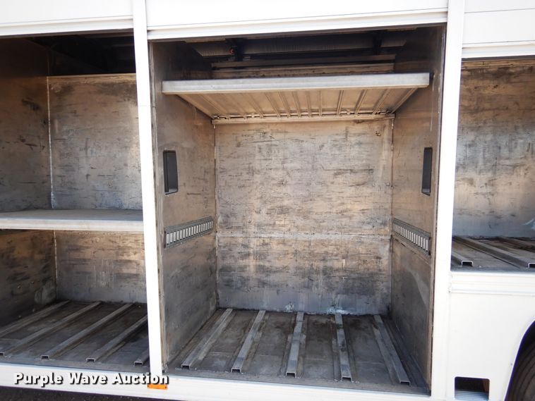 image for item GE9383 2006 Ford F650 Super Duty delivery truck