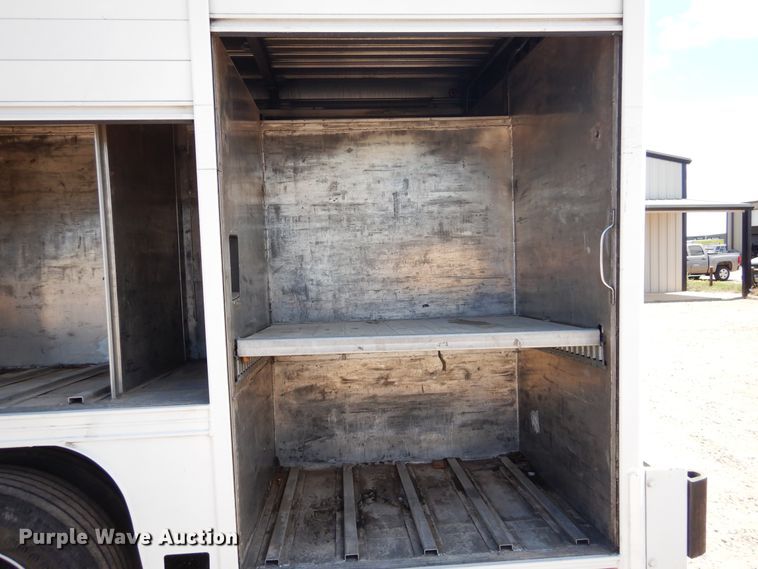 image for item GE9383 2006 Ford F650 Super Duty delivery truck