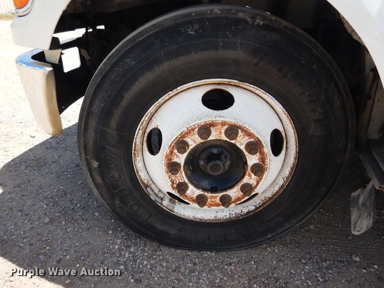 image for item GE9383 2006 Ford F650 Super Duty delivery truck