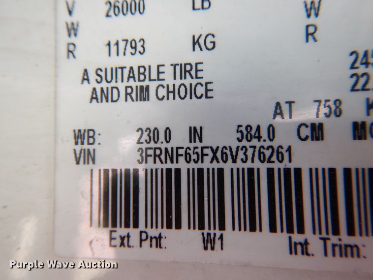 image for item GE9383 2006 Ford F650 Super Duty delivery truck