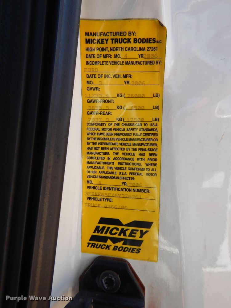 image for item GE9383 2006 Ford F650 Super Duty delivery truck