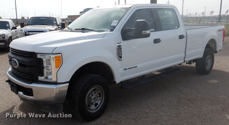 image for item GE9384 2017 Ford F250 Super Duty  Crew Cab pickup truck