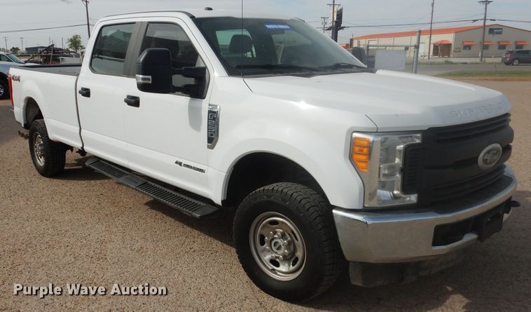 image for item GE9384 2017 Ford F250 Super Duty  Crew Cab pickup truck