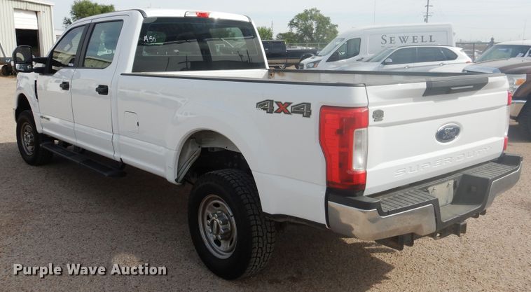 image for item GE9384 2017 Ford F250 Super Duty  Crew Cab pickup truck