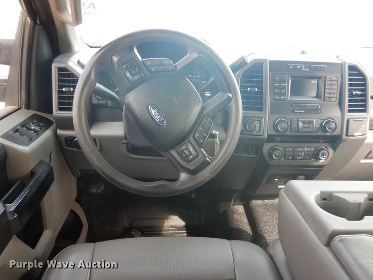 image for item GE9384 2017 Ford F250 Super Duty  Crew Cab pickup truck