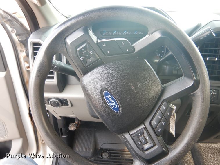 image for item GE9384 2017 Ford F250 Super Duty  Crew Cab pickup truck