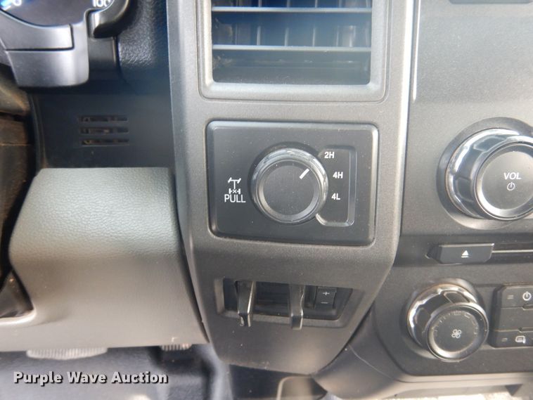 image for item GE9384 2017 Ford F250 Super Duty  Crew Cab pickup truck