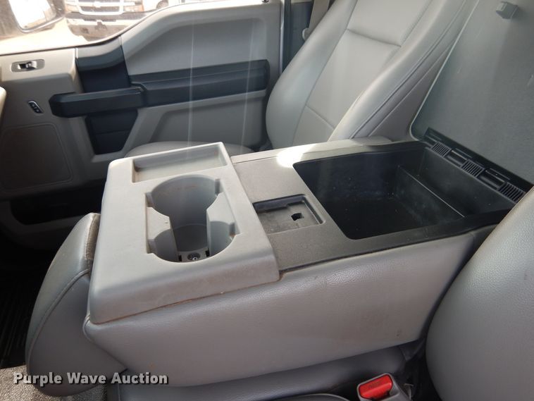 image for item GE9384 2017 Ford F250 Super Duty  Crew Cab pickup truck