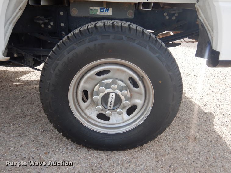 image for item GE9384 2017 Ford F250 Super Duty  Crew Cab pickup truck