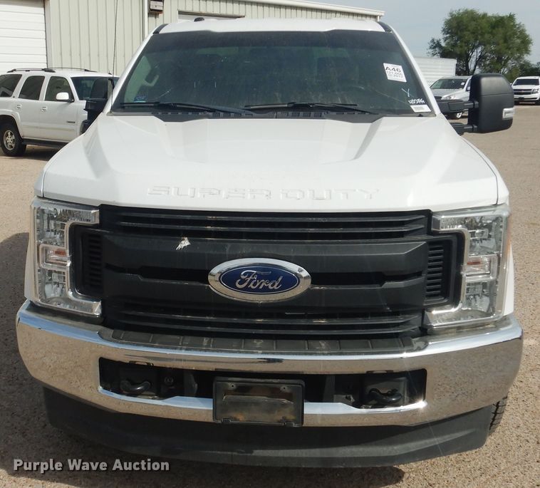 image for item GE9385 2017 Ford F250 Super Duty  Crew Cab pickup truck