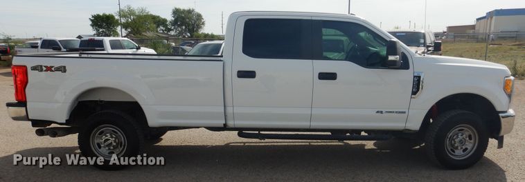 image for item GE9385 2017 Ford F250 Super Duty  Crew Cab pickup truck