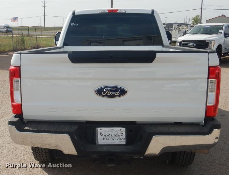 image for item GE9385 2017 Ford F250 Super Duty  Crew Cab pickup truck