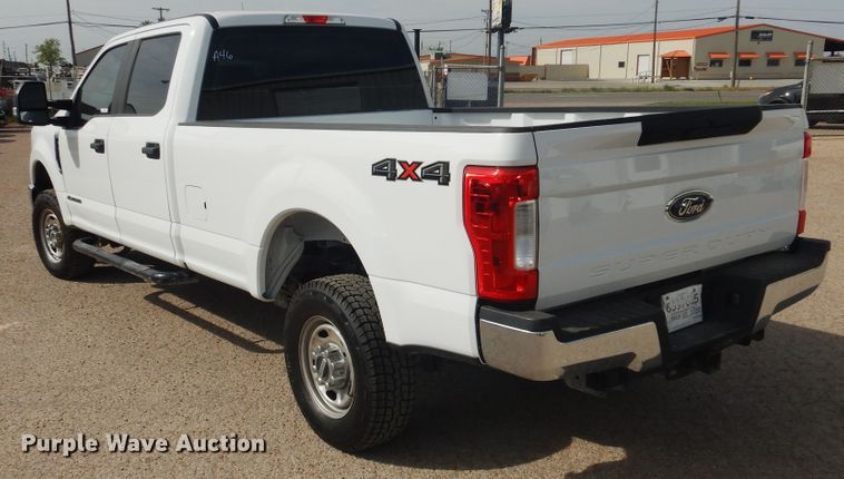 image for item GE9385 2017 Ford F250 Super Duty  Crew Cab pickup truck