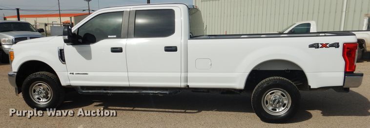 image for item GE9385 2017 Ford F250 Super Duty  Crew Cab pickup truck