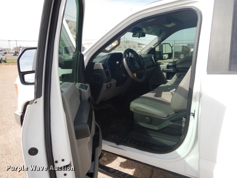 image for item GE9385 2017 Ford F250 Super Duty  Crew Cab pickup truck