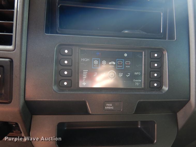 image for item GE9385 2017 Ford F250 Super Duty  Crew Cab pickup truck