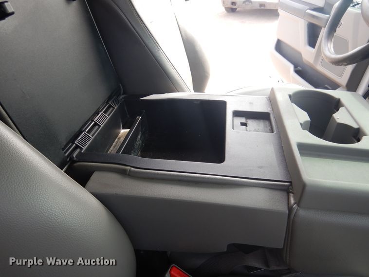 image for item GE9385 2017 Ford F250 Super Duty  Crew Cab pickup truck