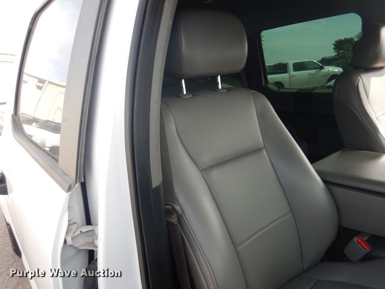 image for item GE9385 2017 Ford F250 Super Duty  Crew Cab pickup truck