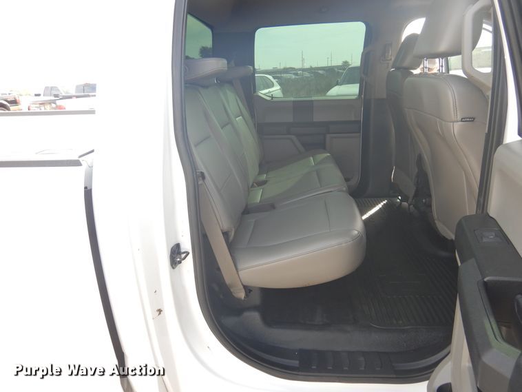 image for item GE9385 2017 Ford F250 Super Duty  Crew Cab pickup truck