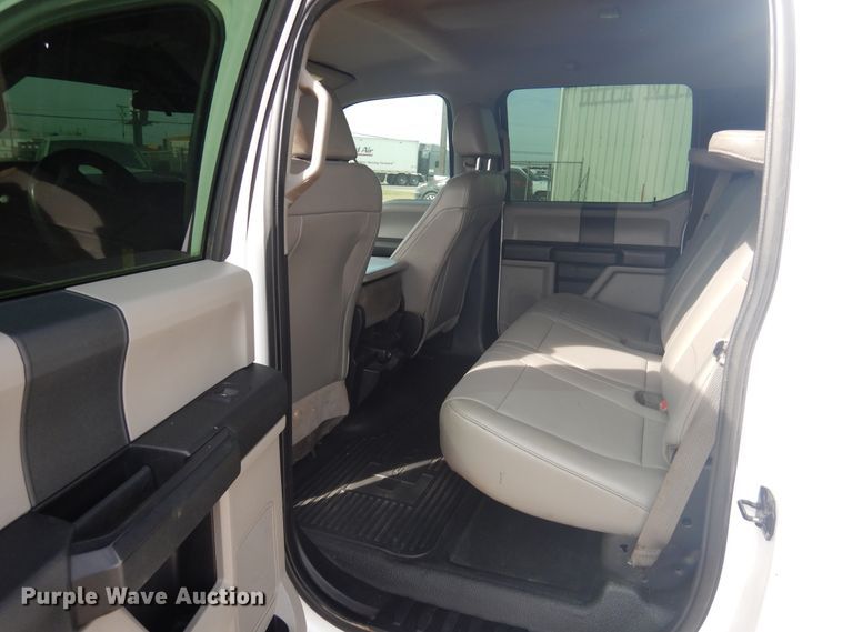 image for item GE9385 2017 Ford F250 Super Duty  Crew Cab pickup truck