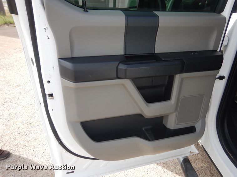 image for item GE9385 2017 Ford F250 Super Duty  Crew Cab pickup truck