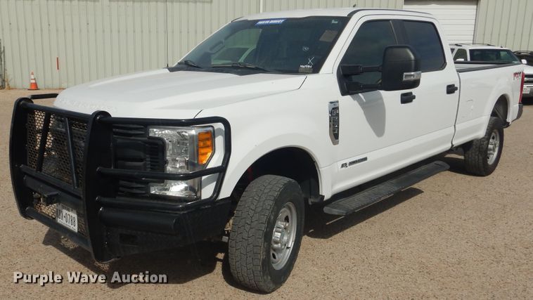 image for item GE9386 2017 Ford F250 Super Duty  Crew Cab pickup truck