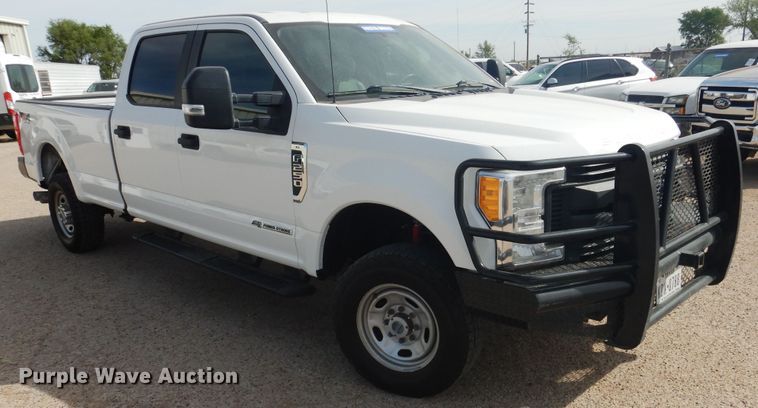 image for item GE9386 2017 Ford F250 Super Duty  Crew Cab pickup truck