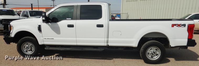 image for item GE9386 2017 Ford F250 Super Duty  Crew Cab pickup truck