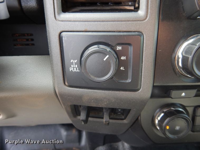 image for item GE9386 2017 Ford F250 Super Duty  Crew Cab pickup truck