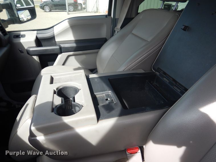 image for item GE9386 2017 Ford F250 Super Duty  Crew Cab pickup truck