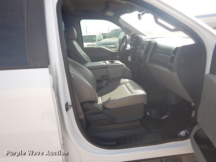 image for item GE9386 2017 Ford F250 Super Duty  Crew Cab pickup truck