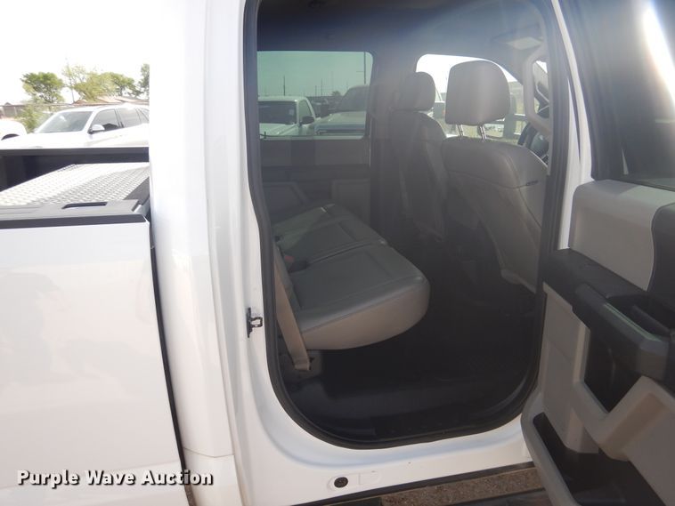 image for item GE9386 2017 Ford F250 Super Duty  Crew Cab pickup truck