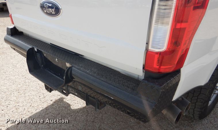 image for item GE9386 2017 Ford F250 Super Duty  Crew Cab pickup truck