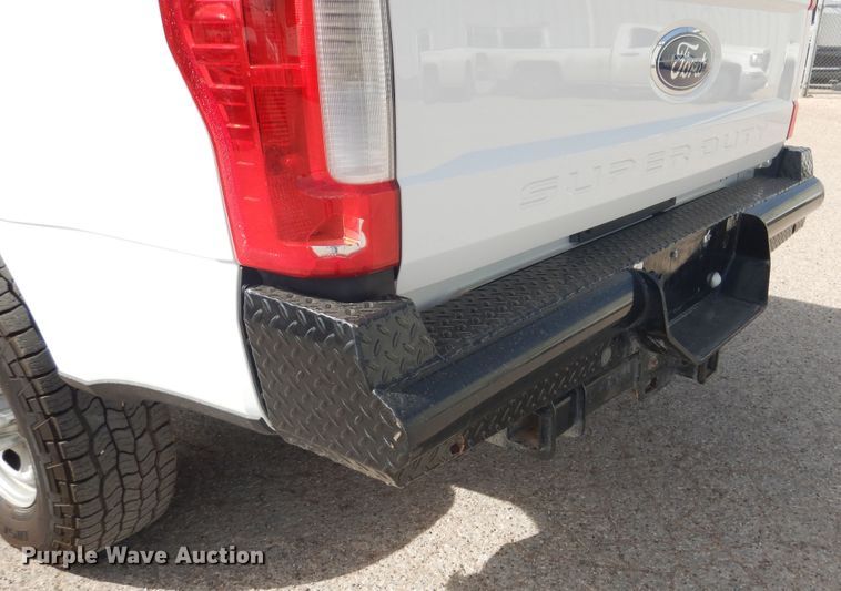 image for item GE9386 2017 Ford F250 Super Duty  Crew Cab pickup truck