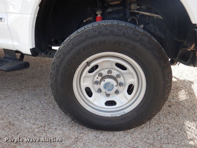 image for item GE9386 2017 Ford F250 Super Duty  Crew Cab pickup truck