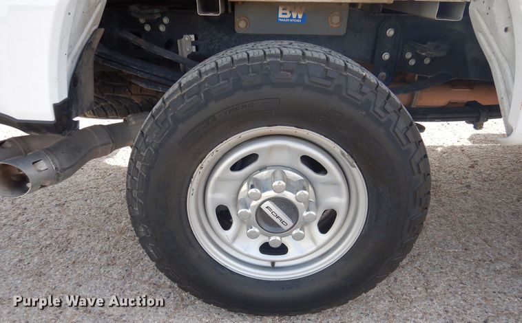 image for item GE9386 2017 Ford F250 Super Duty  Crew Cab pickup truck