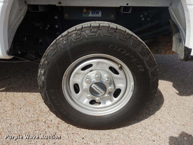 image for item GE9386 2017 Ford F250 Super Duty  Crew Cab pickup truck