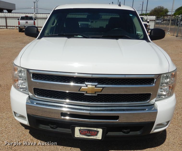 image for item GE9388 2011 Chevrolet Silverado 1500  Crew Cab pickup truck