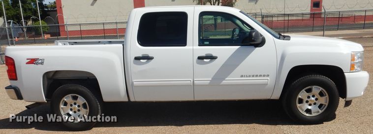 image for item GE9388 2011 Chevrolet Silverado 1500  Crew Cab pickup truck