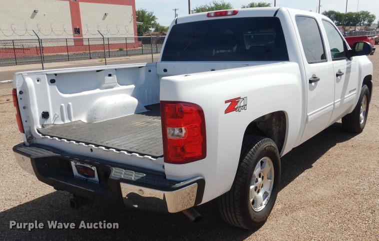 image for item GE9388 2011 Chevrolet Silverado 1500  Crew Cab pickup truck