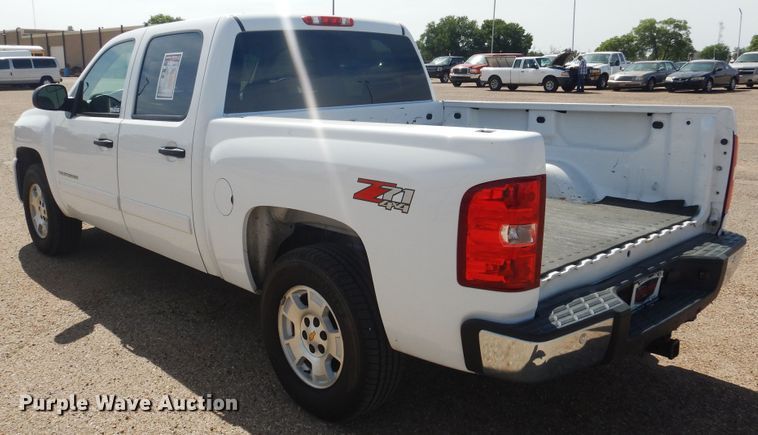 image for item GE9388 2011 Chevrolet Silverado 1500  Crew Cab pickup truck