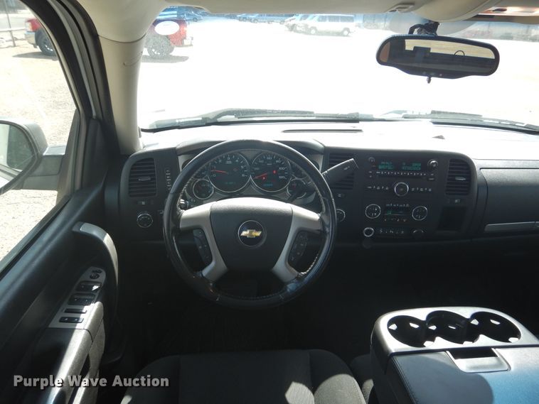 image for item GE9388 2011 Chevrolet Silverado 1500  Crew Cab pickup truck