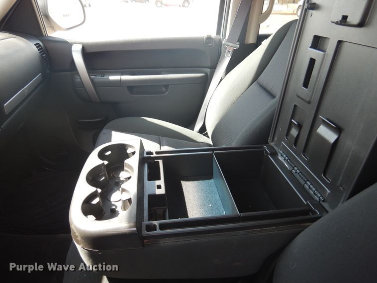 image for item GE9388 2011 Chevrolet Silverado 1500  Crew Cab pickup truck