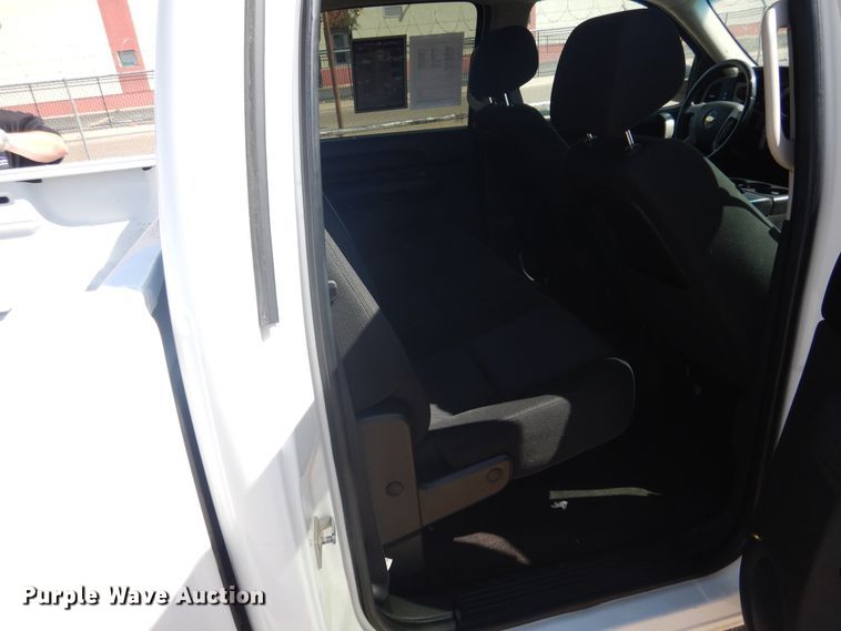 image for item GE9388 2011 Chevrolet Silverado 1500  Crew Cab pickup truck