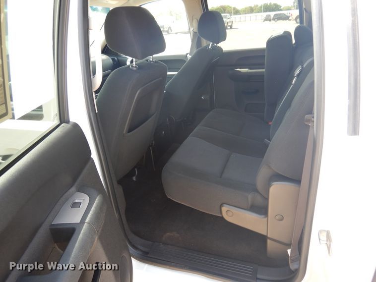 image for item GE9388 2011 Chevrolet Silverado 1500  Crew Cab pickup truck