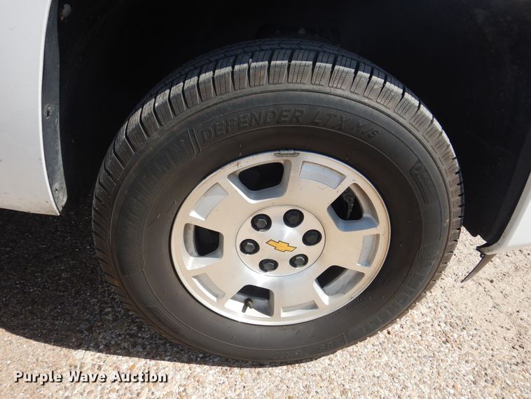 image for item GE9388 2011 Chevrolet Silverado 1500  Crew Cab pickup truck