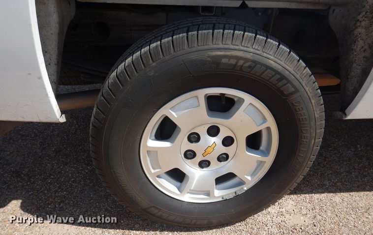 image for item GE9388 2011 Chevrolet Silverado 1500  Crew Cab pickup truck