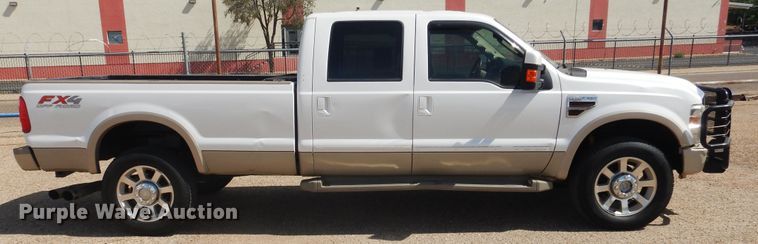image for item GE9389 2010 Ford F350 Super Duty  Crew Cab pickup truck
